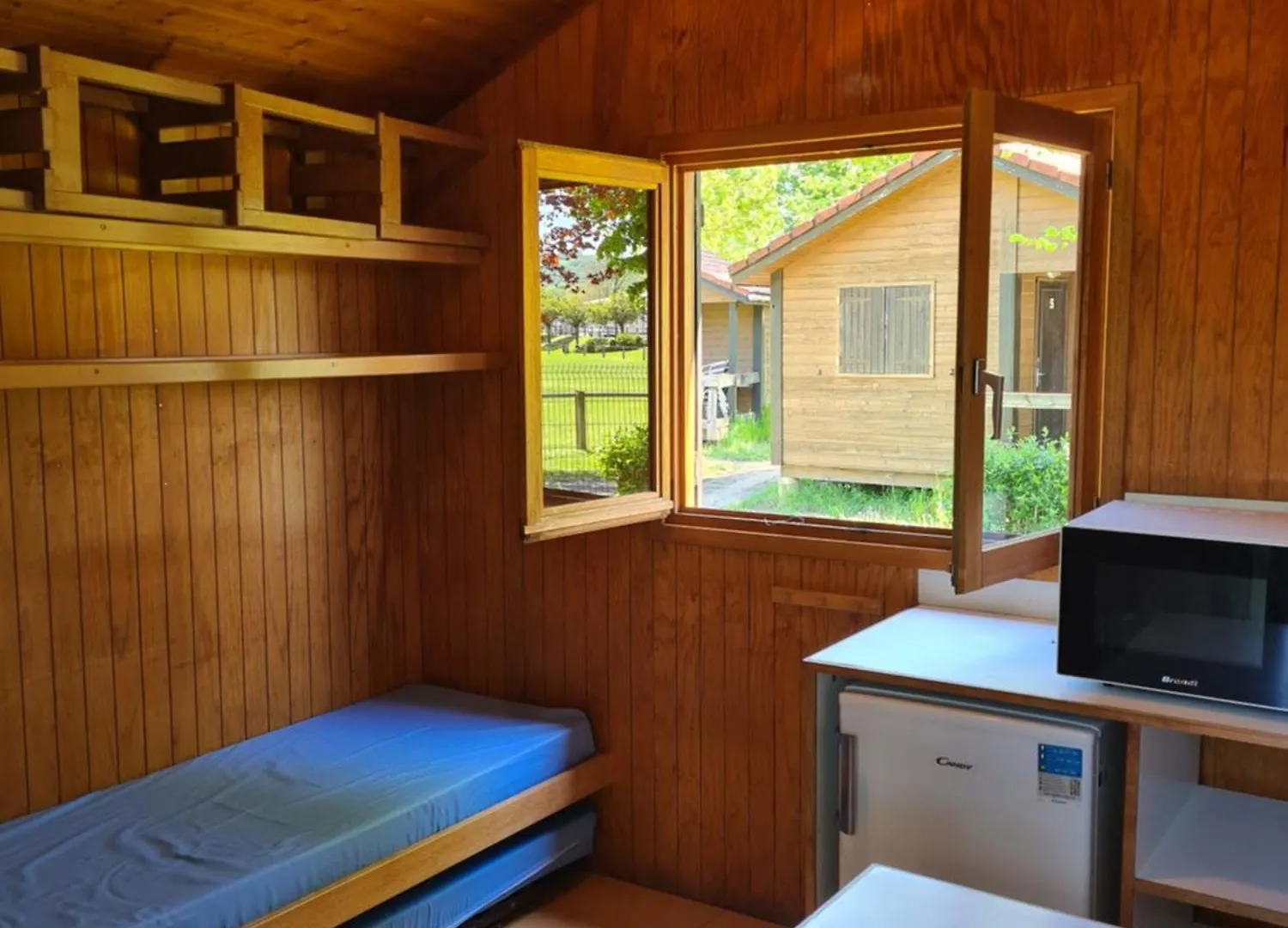 Les Chalets Guinguette Capdenac-Gare Campsite